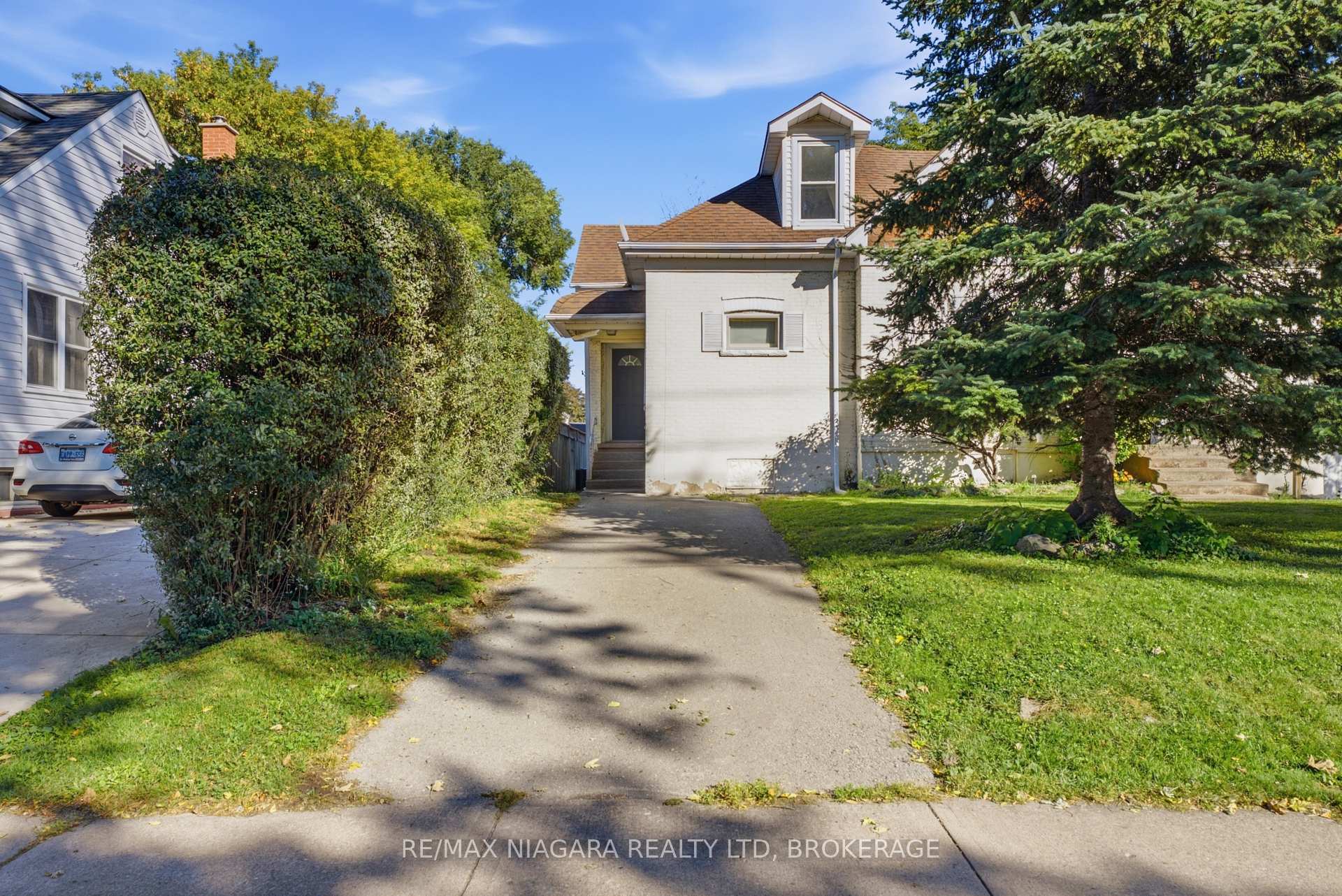 34 Haig Street Upper, St. Catharines, ON L2R 6K8