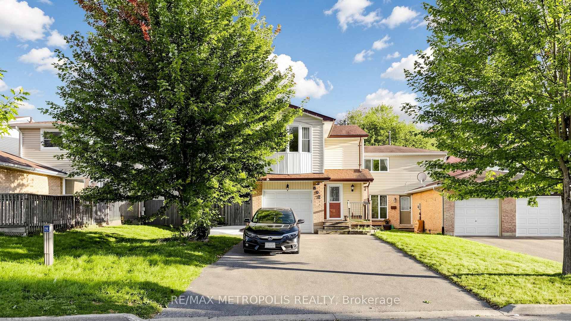 892 Gentry Crescent, Oshawa, ON L1K 1L8