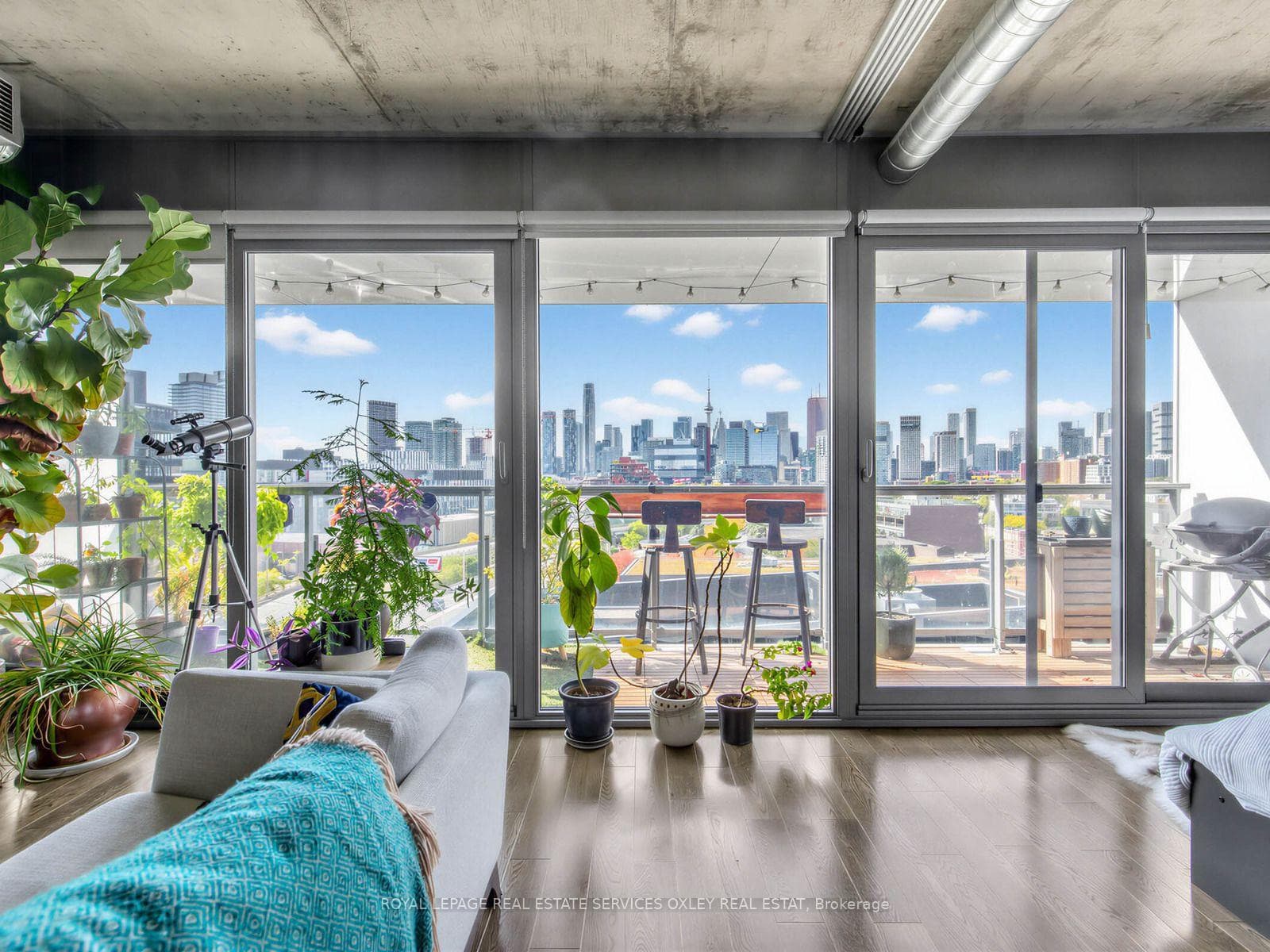 32 Trolley Crescent 1010, Toronto, ON M5A 0E8