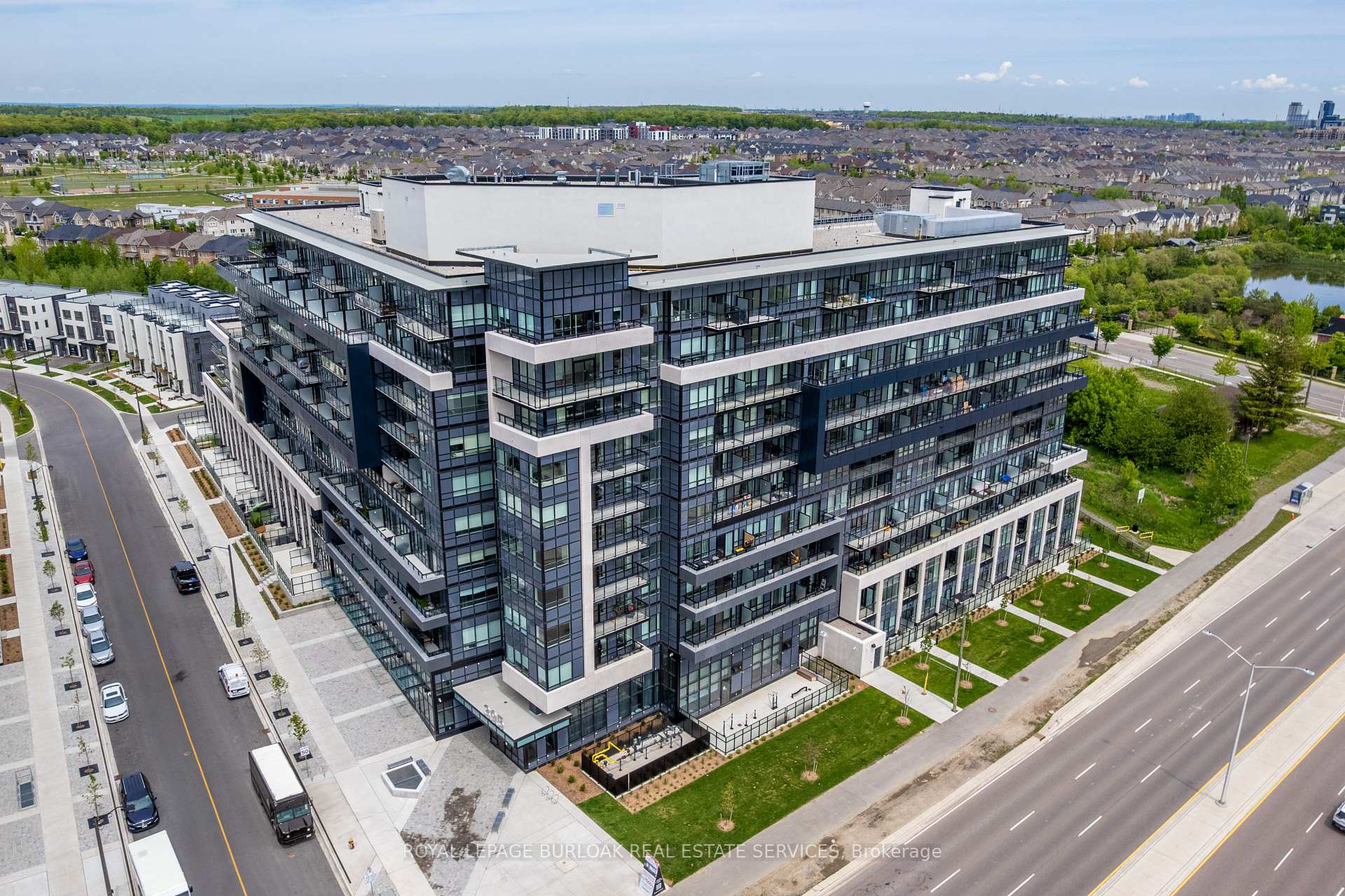 395 Dundas Street W 801, Oakville, ON L6M 5R8