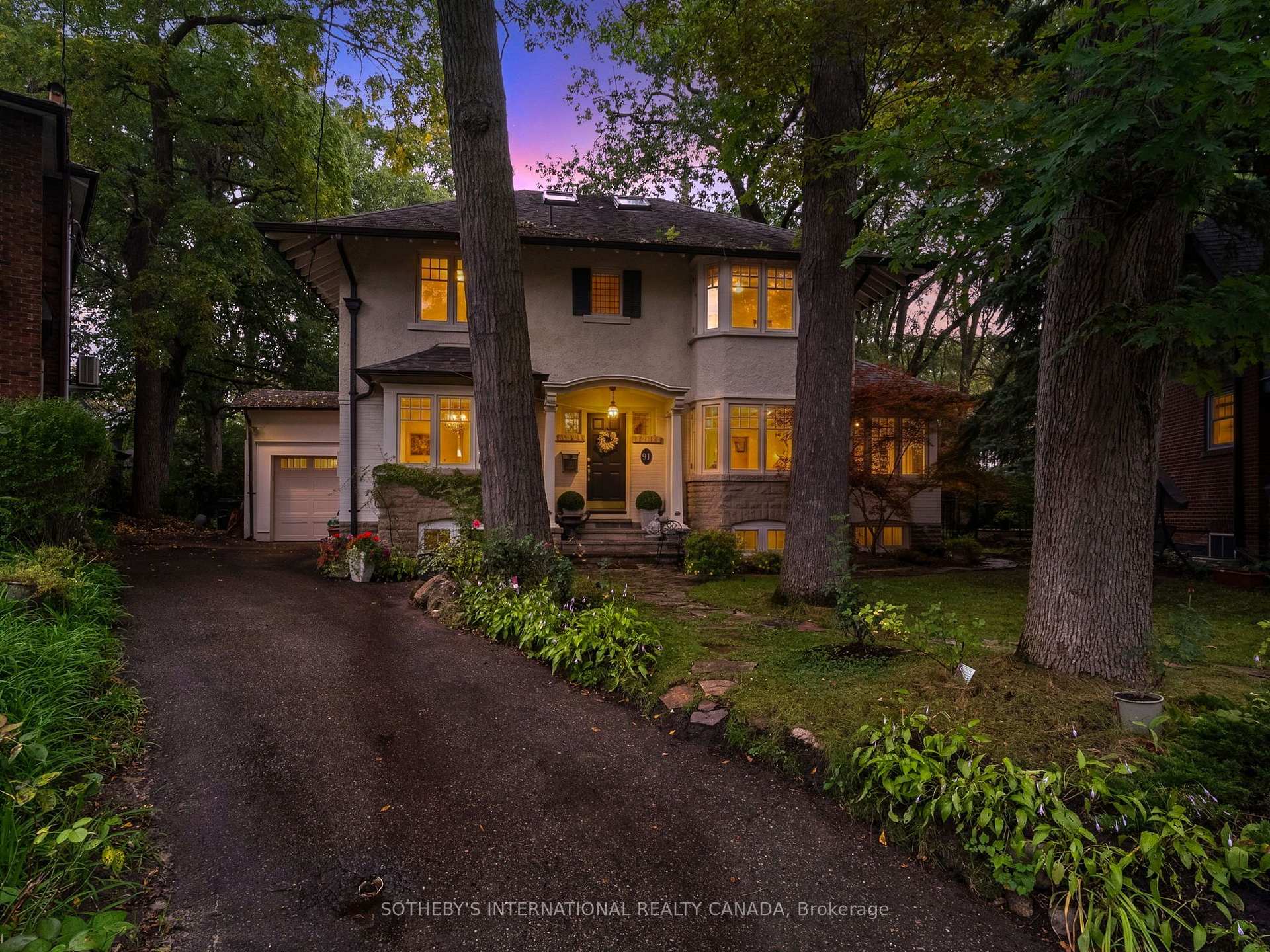 91 Braemore Gardens, Toronto, ON M6G 2C7