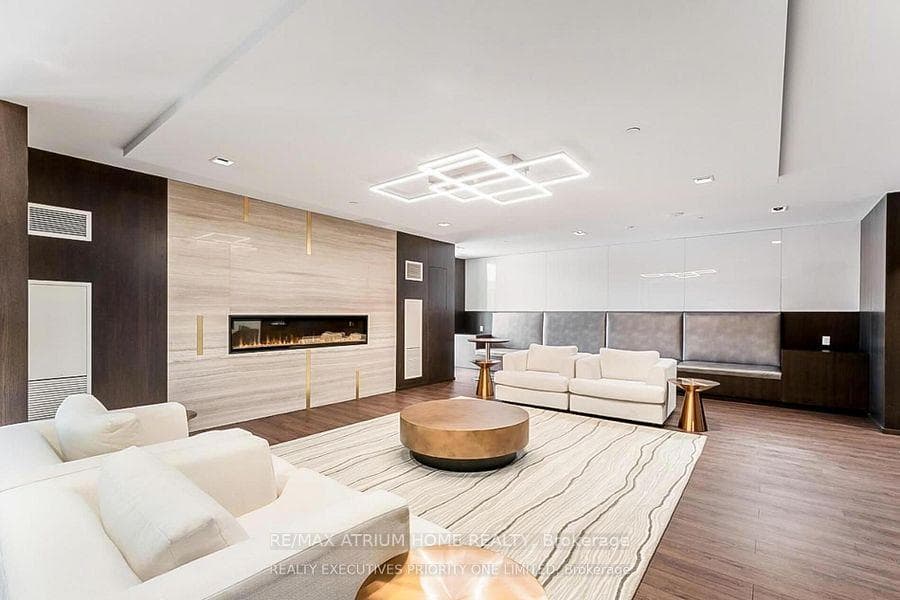 9000 Jane Street N 1016, Vaughan, ON L4K 0M6