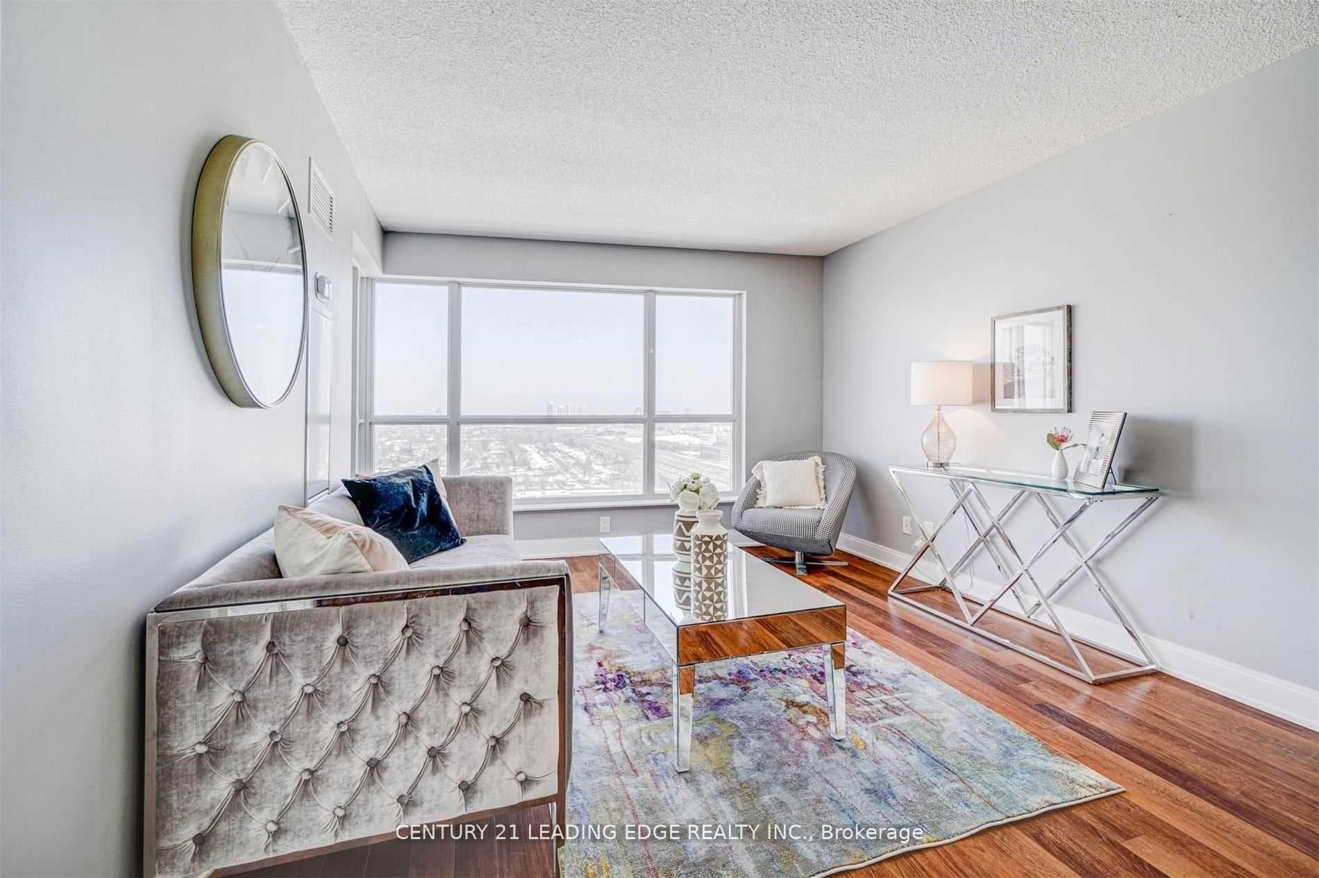 135 Village Green Square 2415, Toronto, ON M1S 0G4