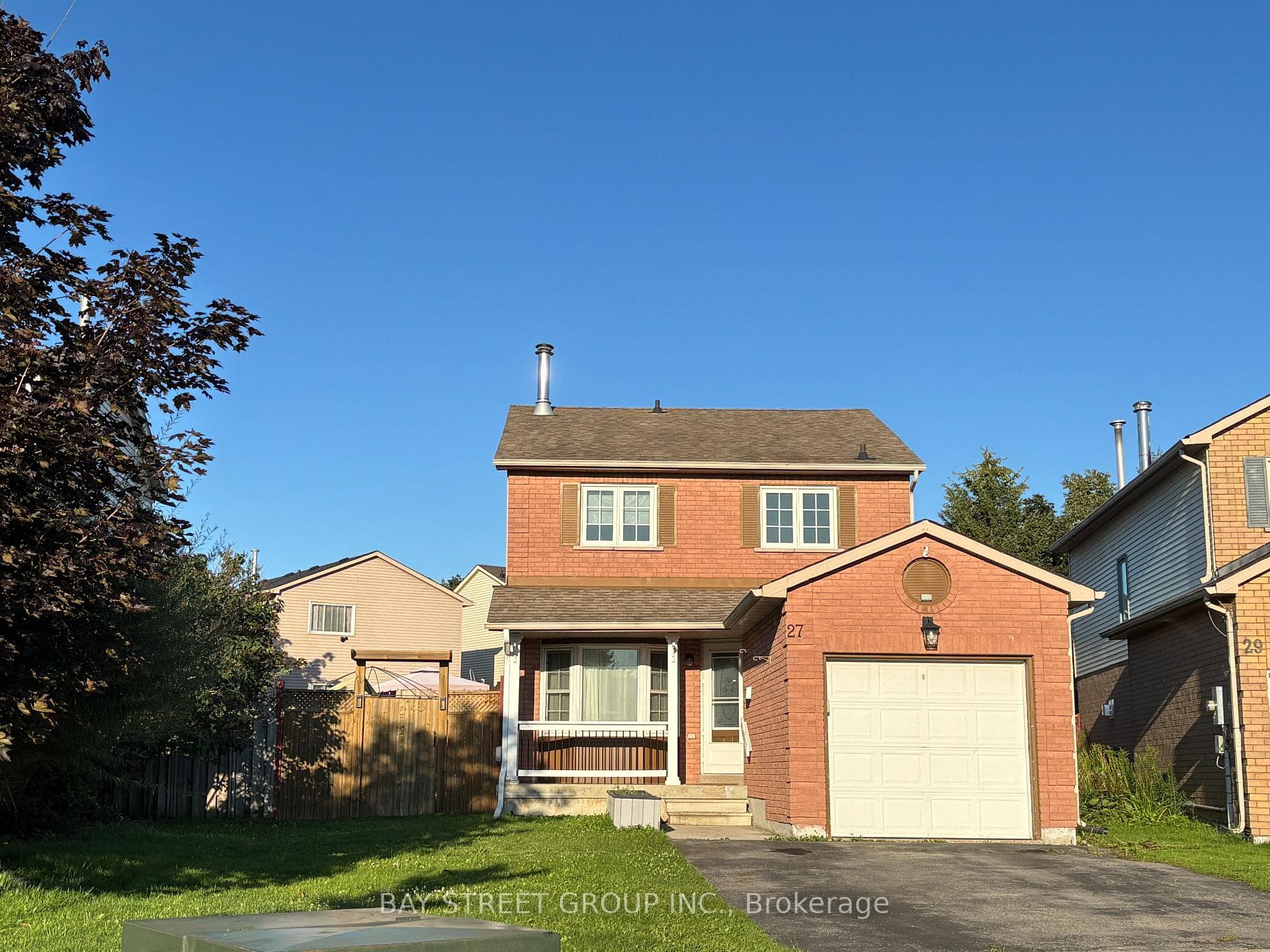 27 Lindsay Court, Barrie, ON L4M 6G5