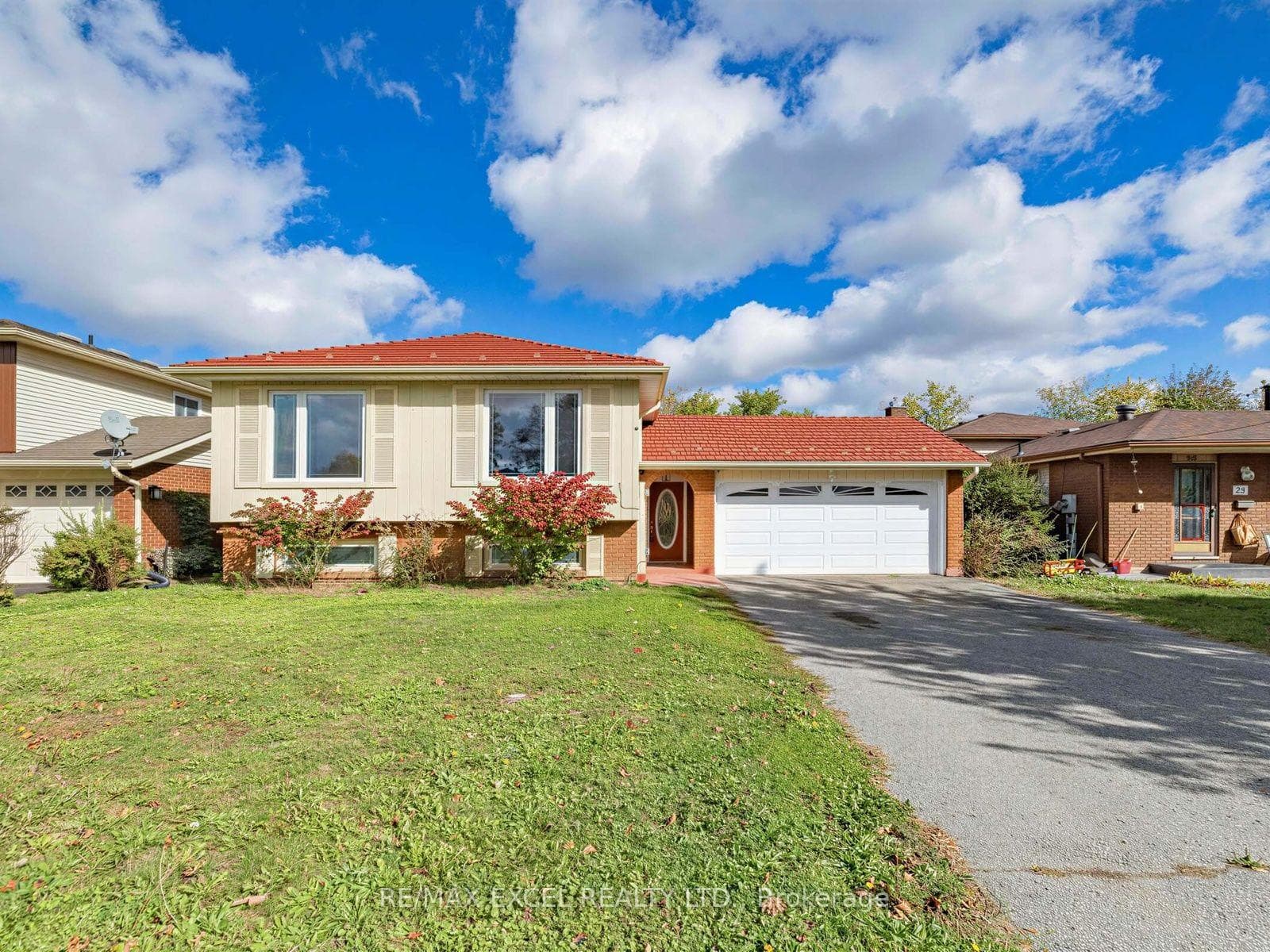 25 Grand Place, Barrie, ON L4N 4Y3