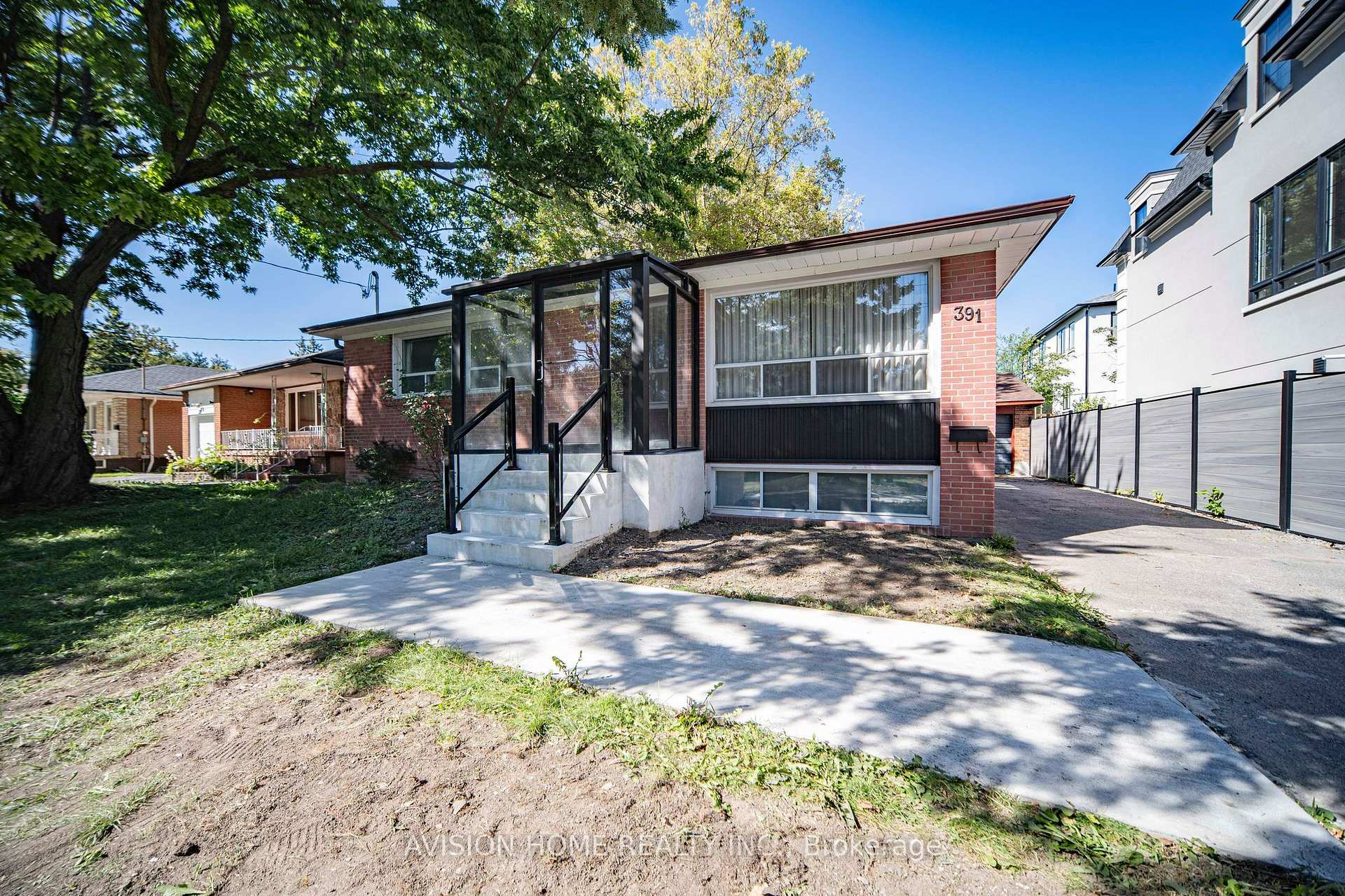 391 Crosby Avenue BSMT, Richmond Hill, ON L4C 2R8