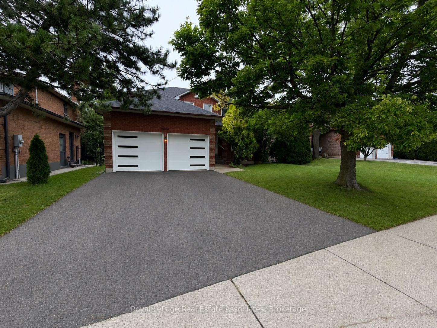 2551 Wynten Way, Oakville, ON L6J 7K5