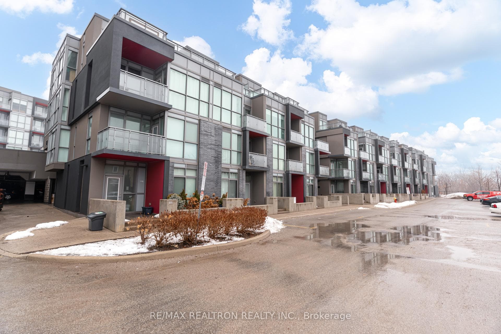 5260 Dundas Street N C401, Burlington, ON L7R 0J7