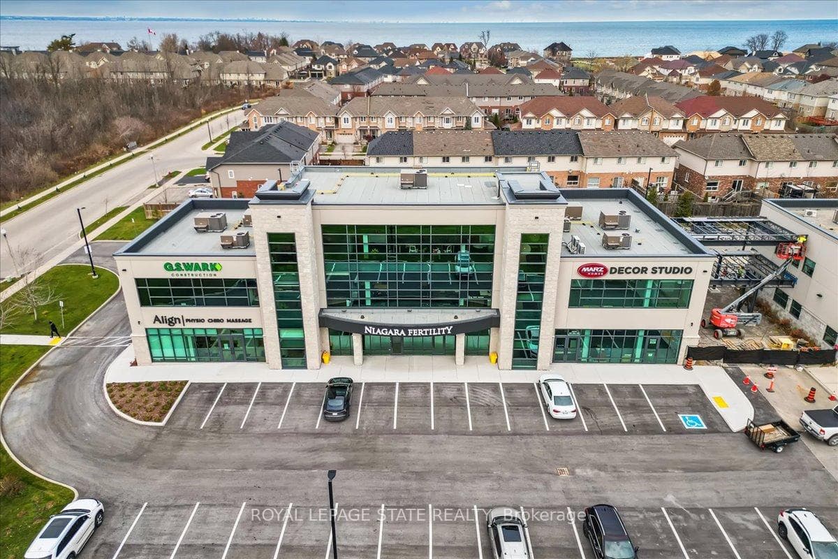 821 North Service Road, Hamilton, ON L8E 5C3