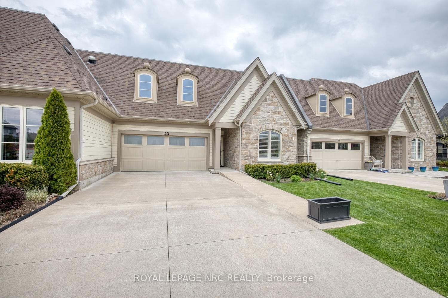 23 Francesco Crescent, St. Catharines, ON L2S 4C7