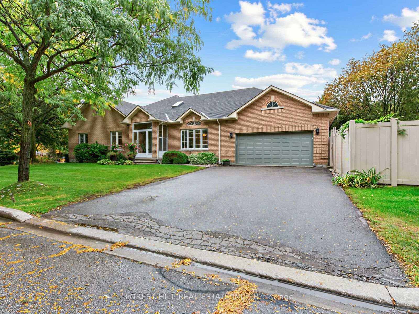 104 Sanibel Crescent, Vaughan, ON L4J 8K7