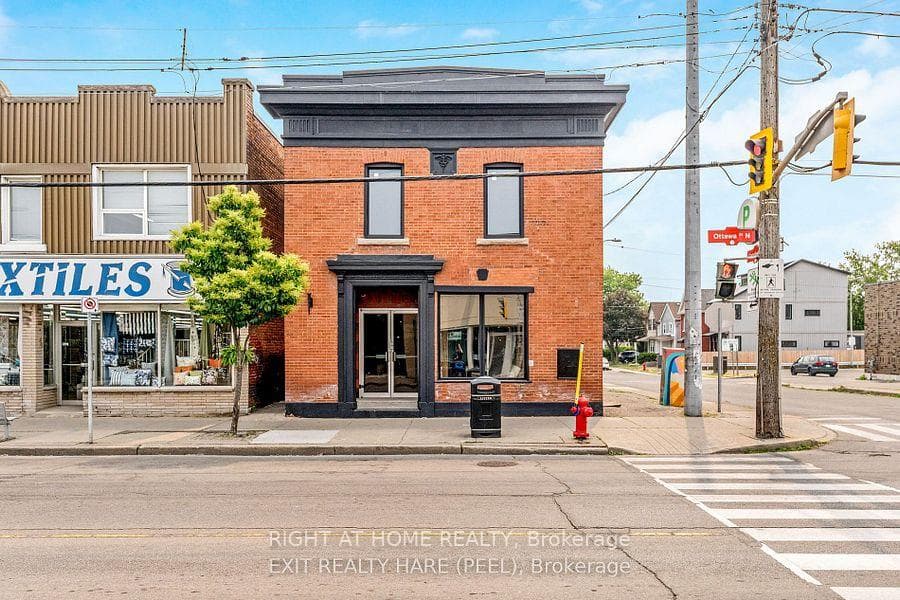 262 Ottawa Street N Main, Hamilton, ON L8H 3Z9