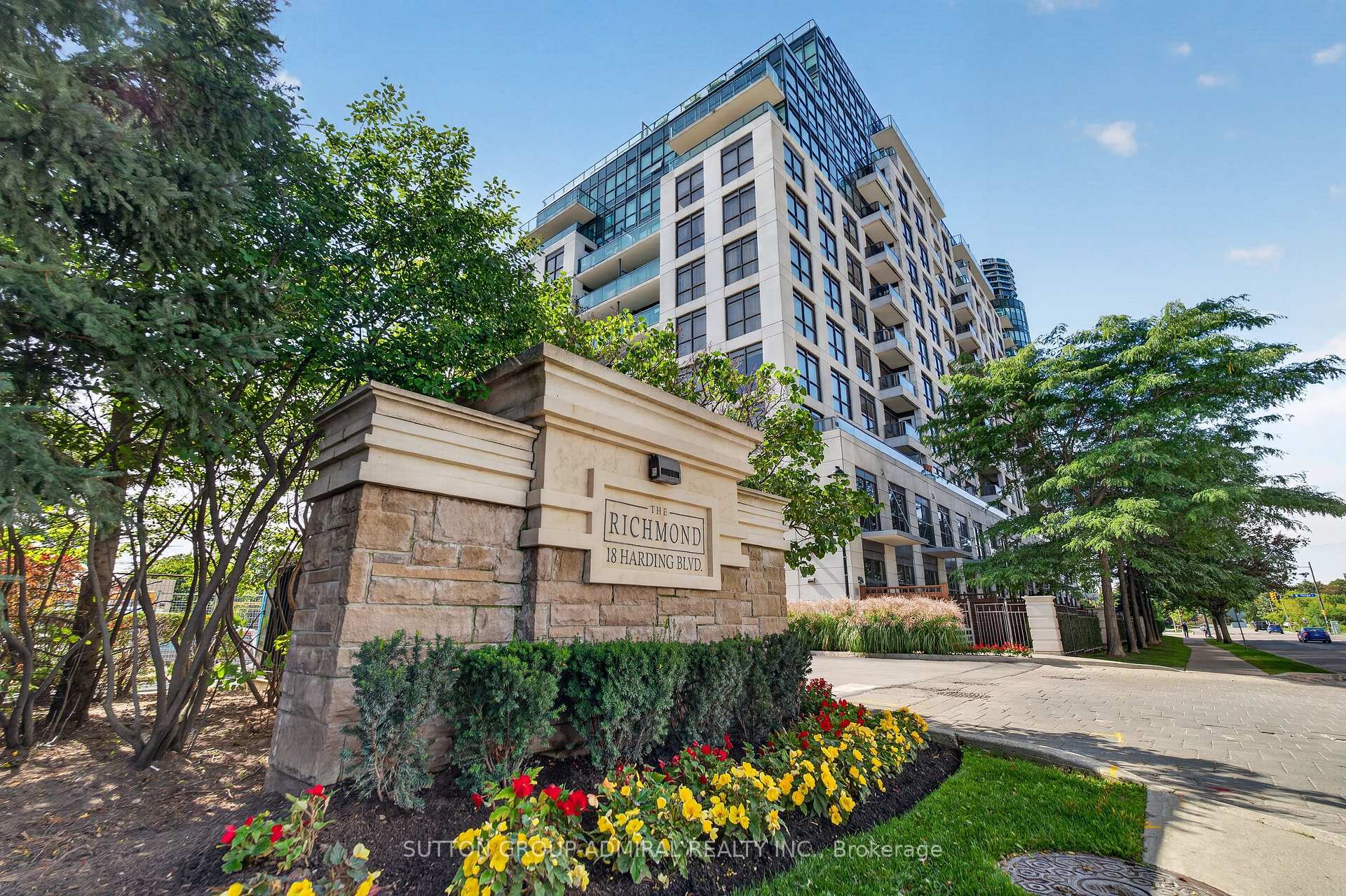 18 Harding Boulevard 1203, Richmond Hill, ON L4C 0T3
