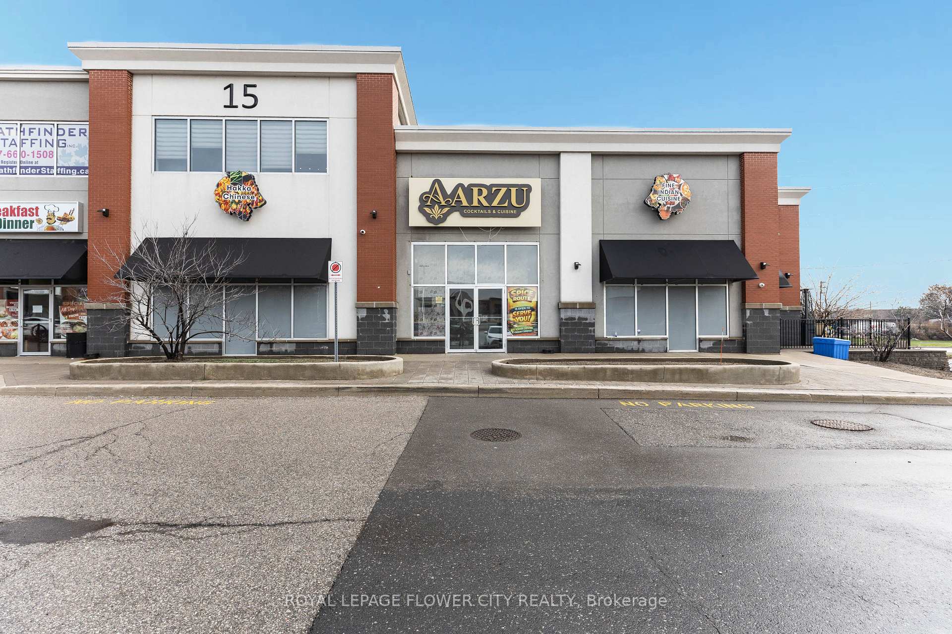 15 Gateway Boulevard 102, Brampton, ON L6T 0G3