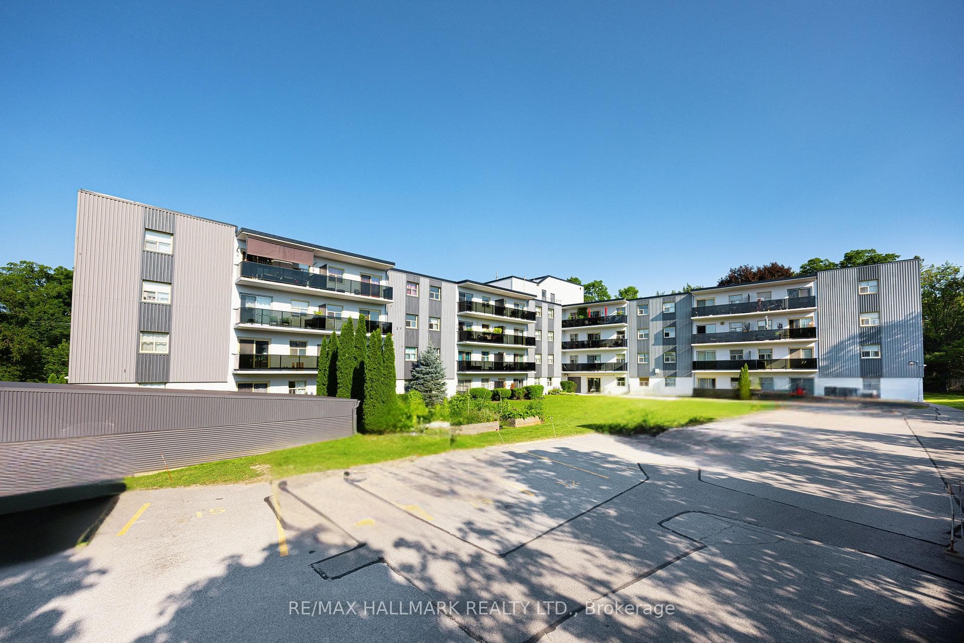 7 Albert Street 409, Whitchurch-Stouffville, ON L4A 4H2