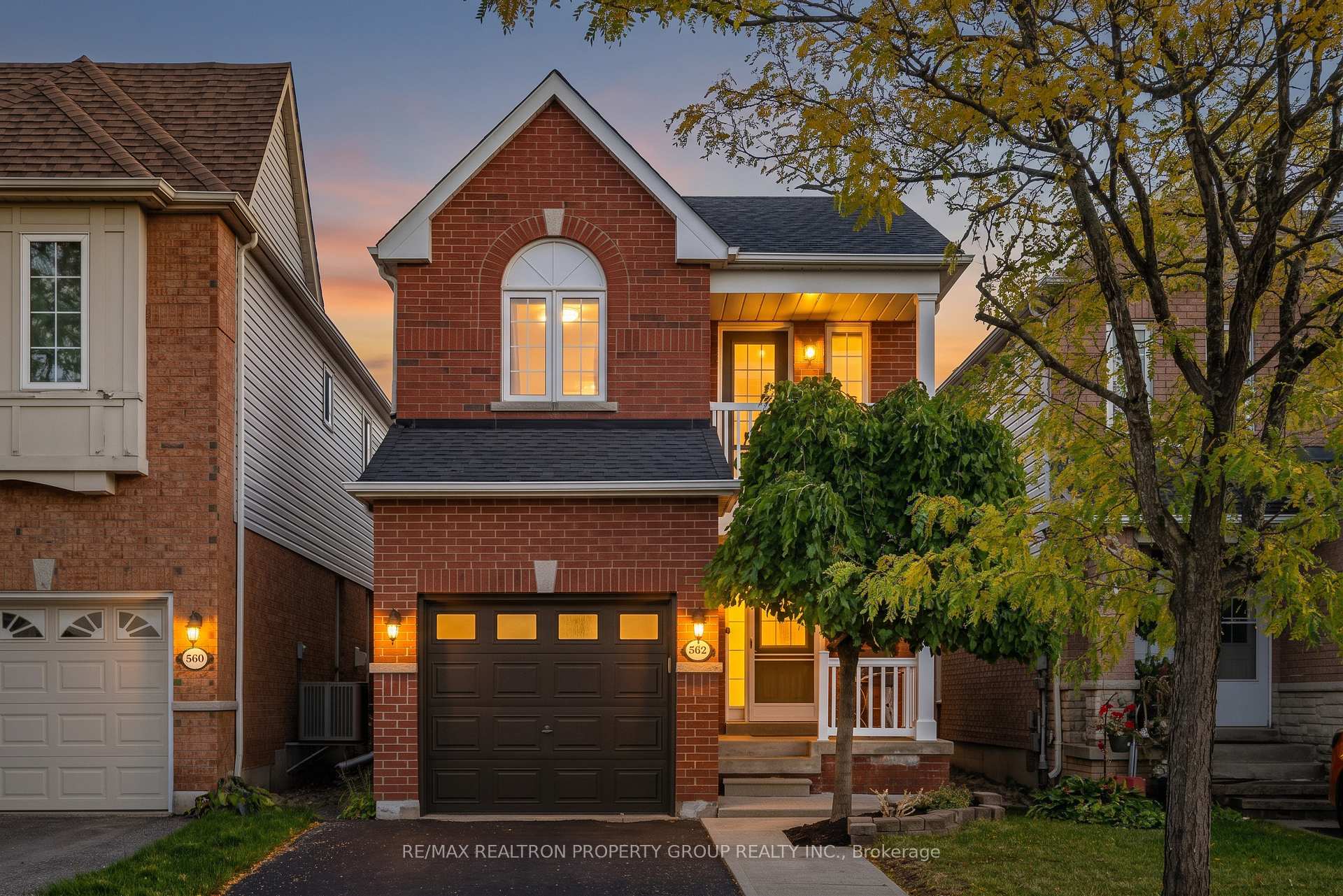 562 Pelletier Court, Newmarket, ON L3X 2N7