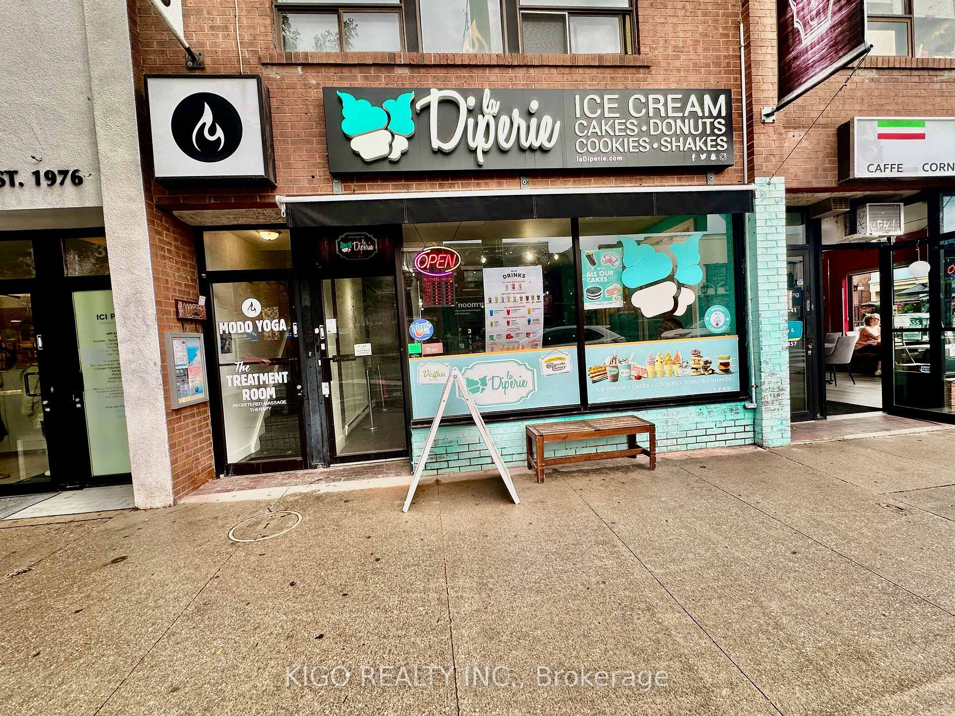 372 Danforth Avenue, Toronto, ON M4K 1N8