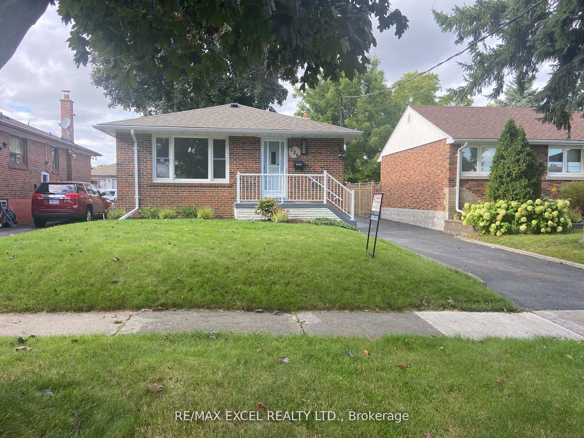 226 Elgin Street W Basement, Oshawa, ON L1J 2P1