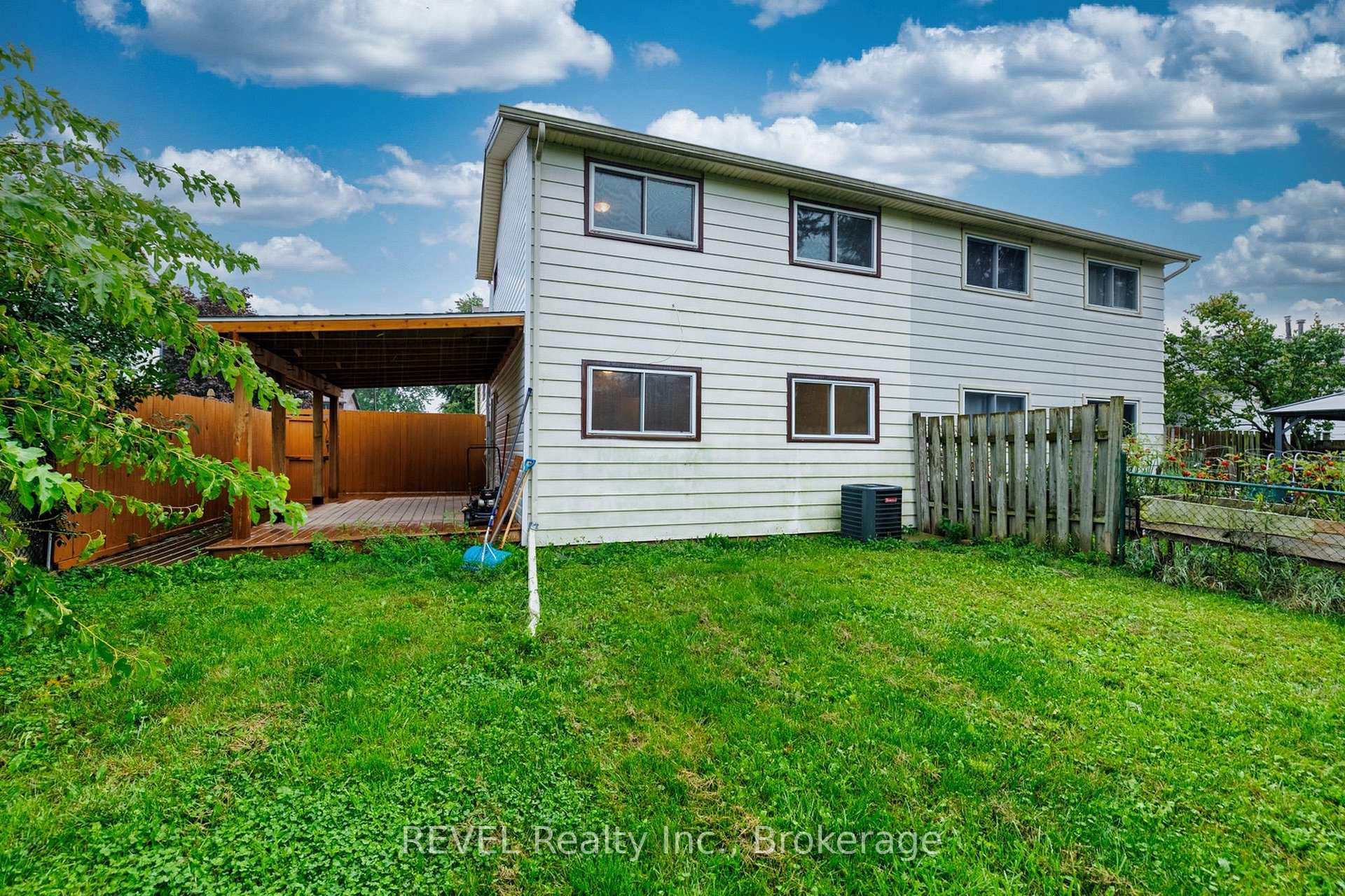 97 Tupper Drive, Thorold, ON L2V 4C9