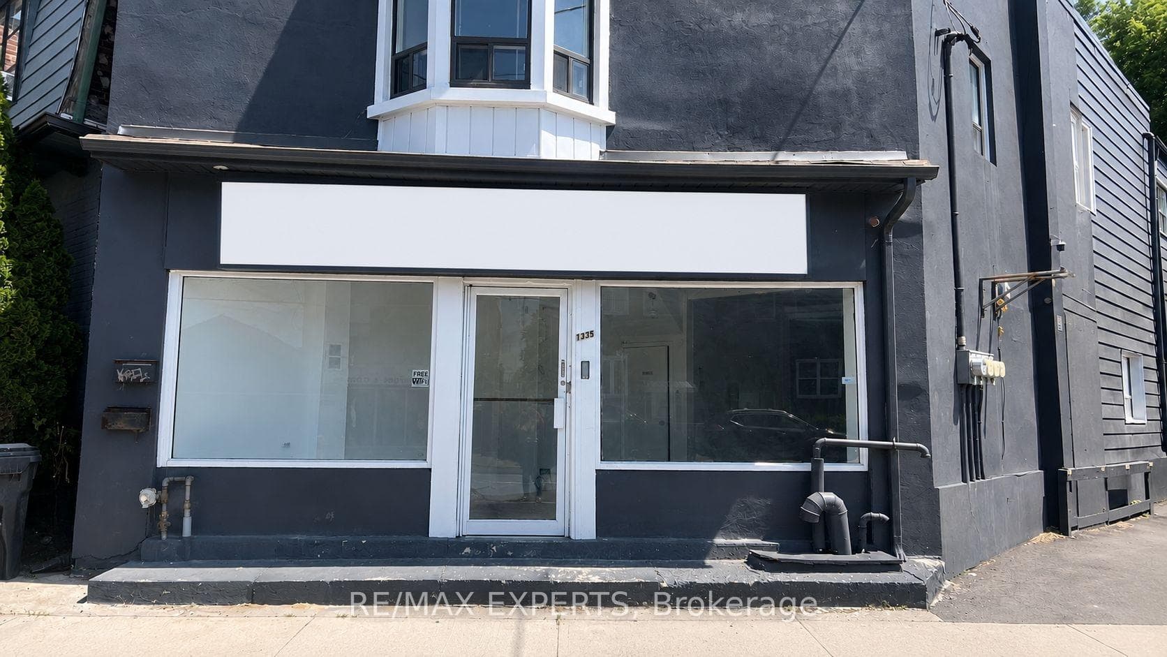 1335 Weston Road, Toronto, ON M6M 4R7