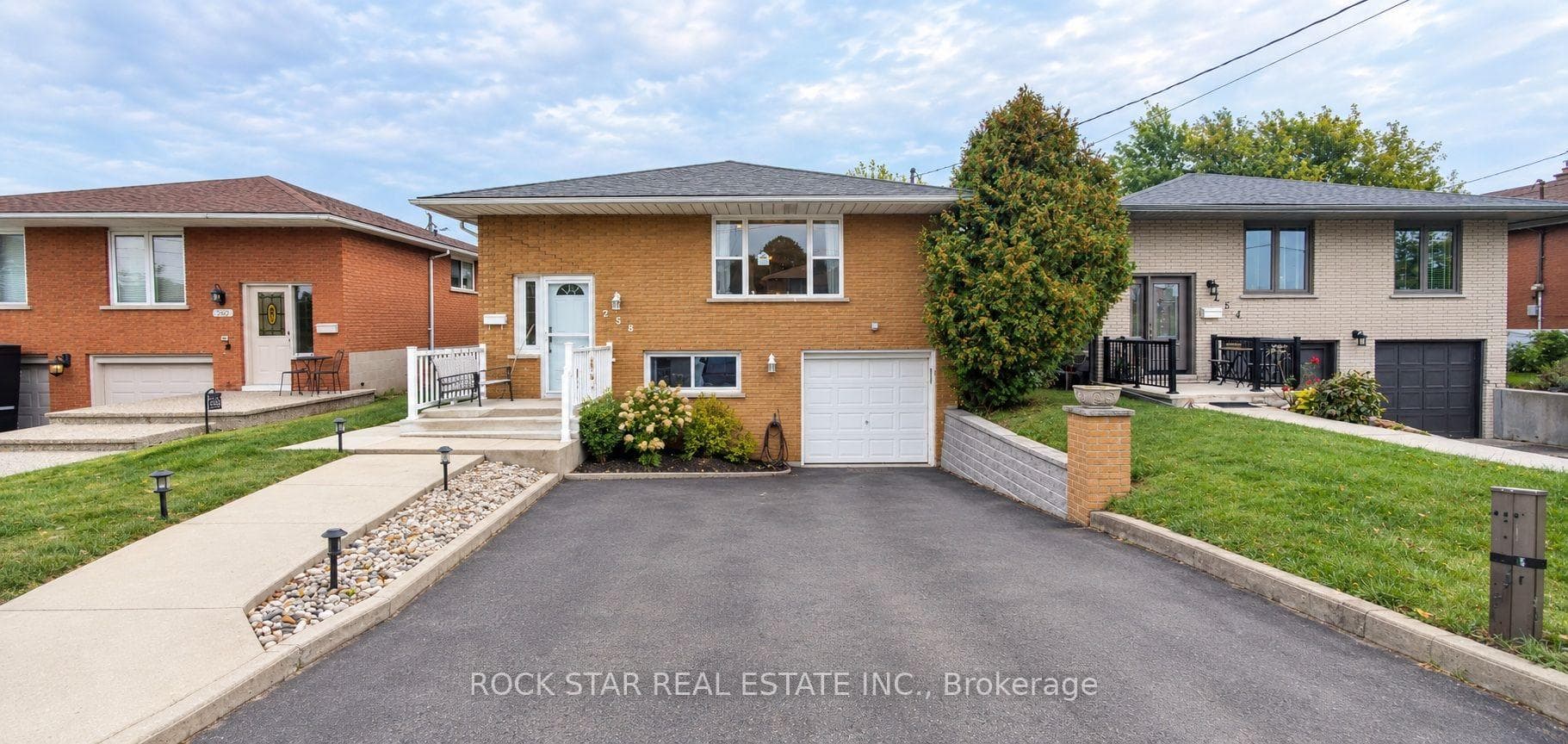 258 Carson Drive Main, Hamilton, ON L8T 2X7