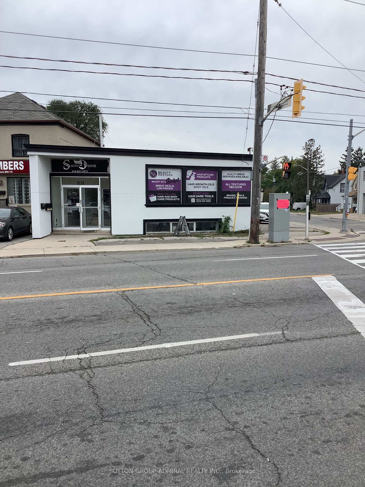 1634 Weston Road W, Toronto, ON M9N 1T9