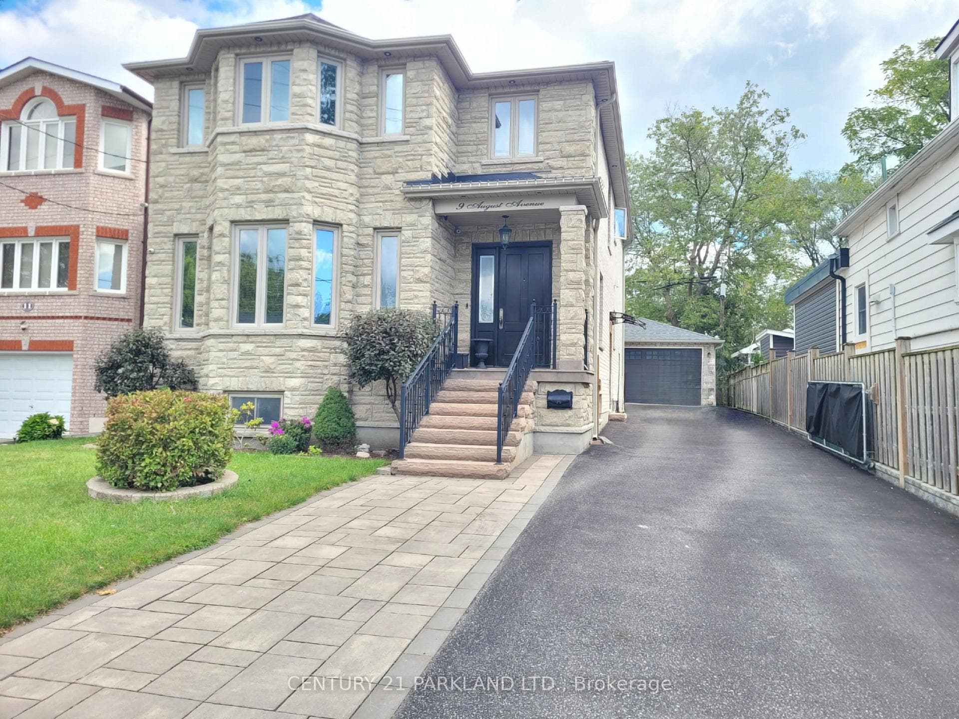 9 August Avenue, Toronto, ON M1L 3M8
