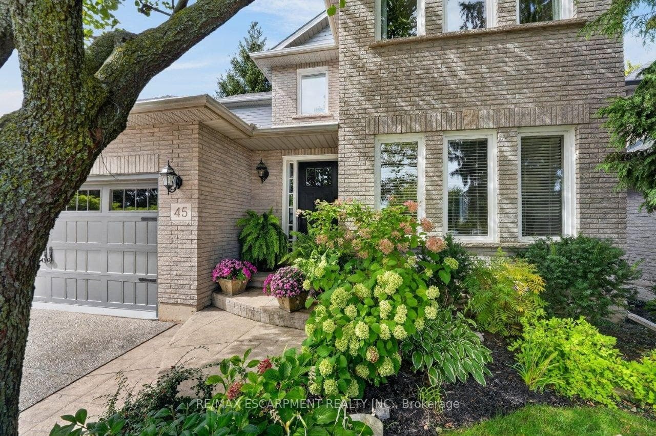 45 Richmond Crescent, Hamilton, ON L8E 5T9