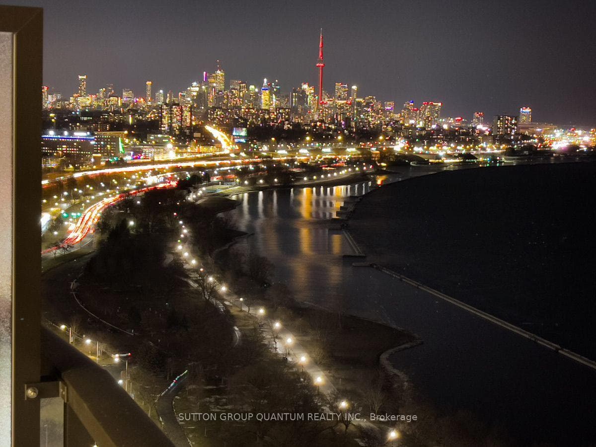 1928 Lakeshore Boulevard W 3208, Toronto, ON M6S 0B1