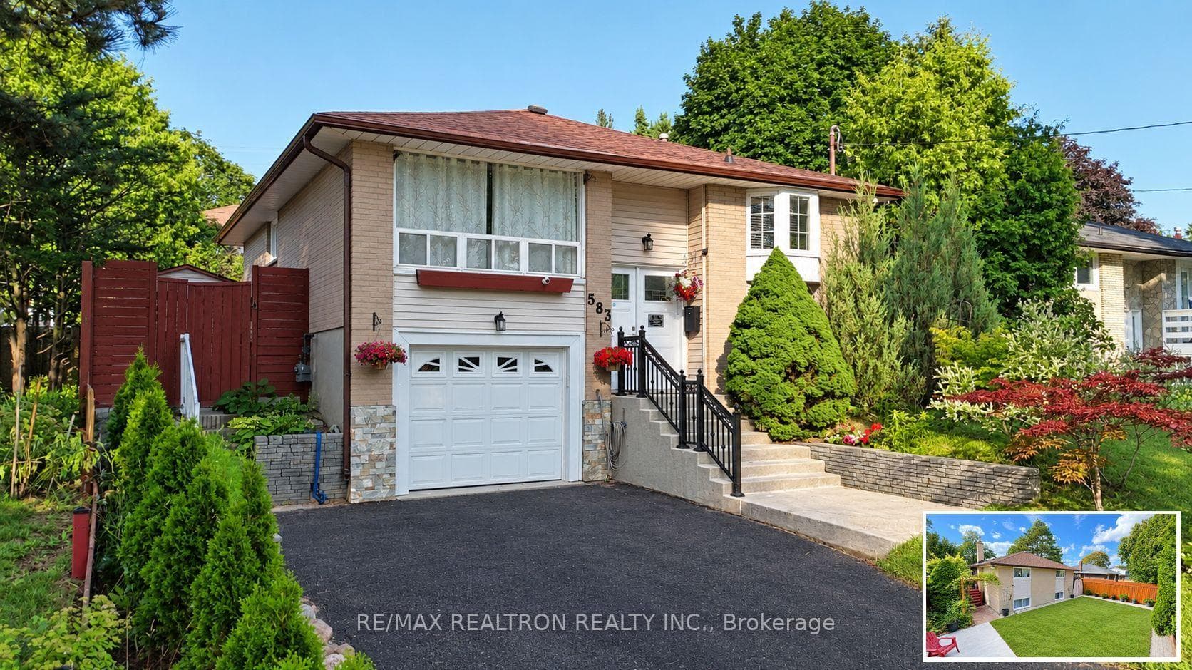 583 Pinewood Street, Oshawa, ON L1G 2S2