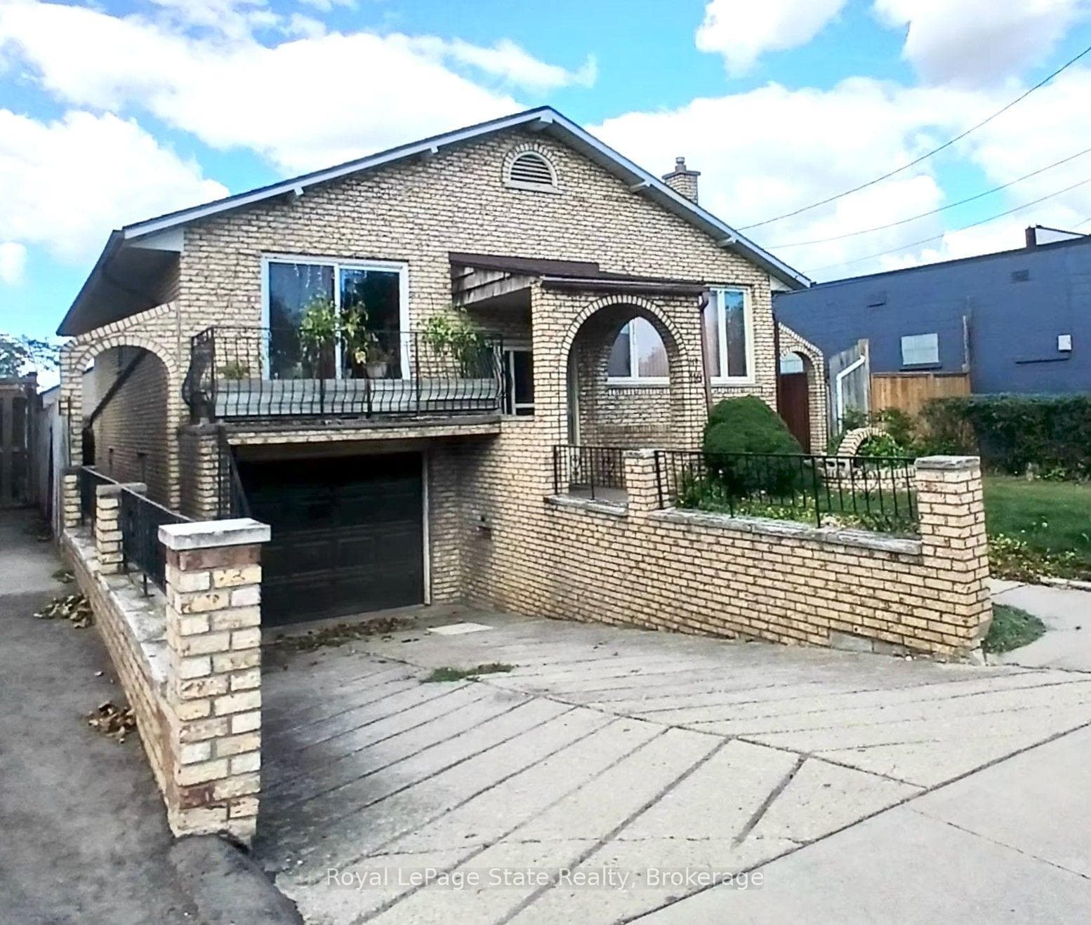 118 Craigroyston Road, Hamilton, ON L8K 3K1