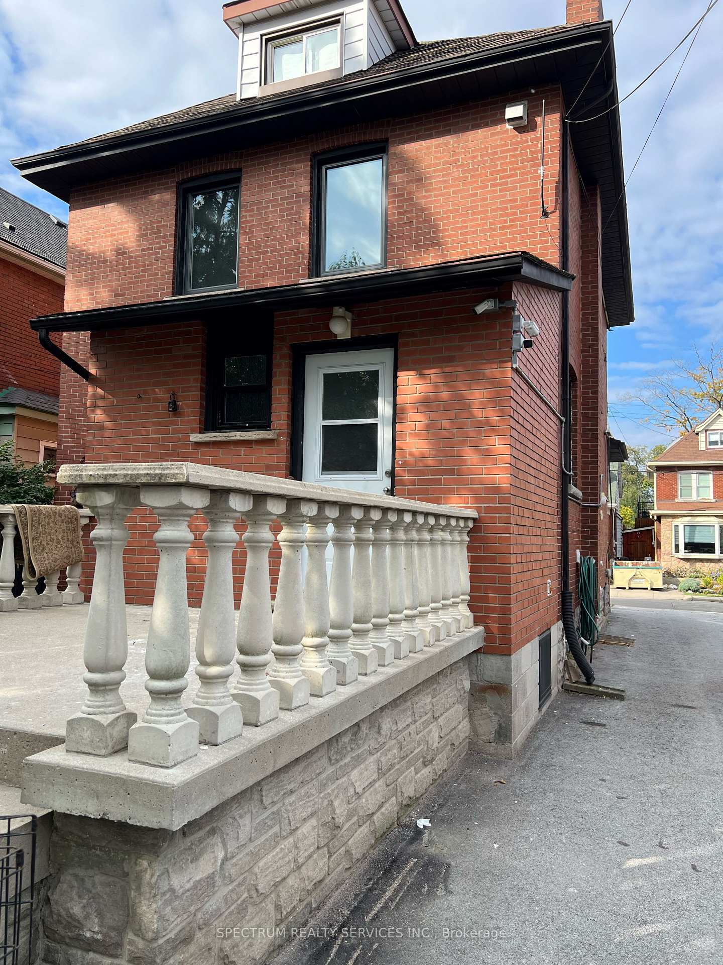 161 Rothsay Avenue, Hamilton, ON L8M 3G5