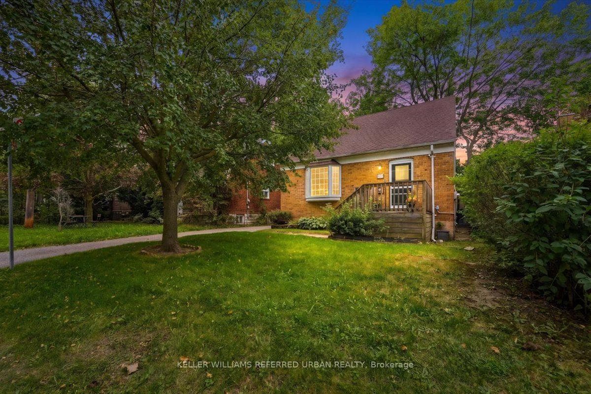 207 Elmhurst Avenue, Toronto, ON M2N 1S2