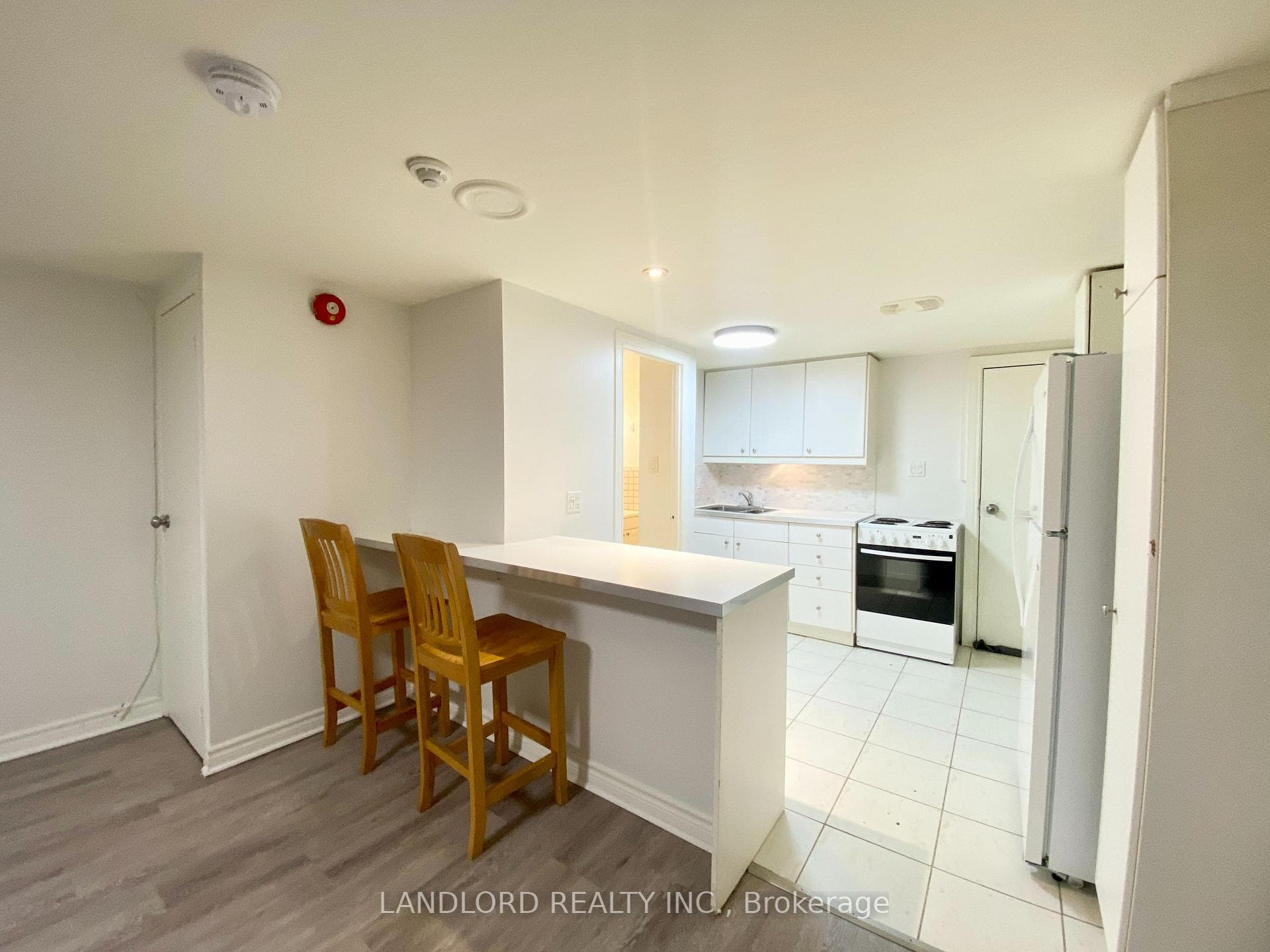 589 Annette Street BSMT, Toronto, ON M6S 2C3