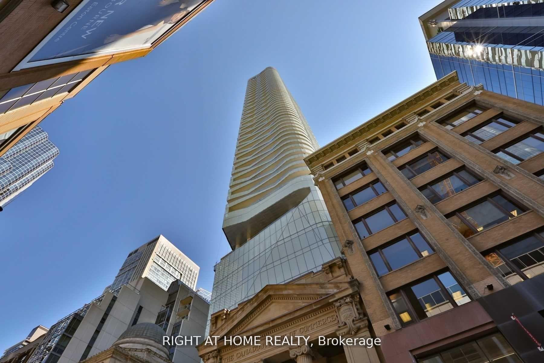 197 Yonge Street 5614, Toronto, ON M5B 1M4