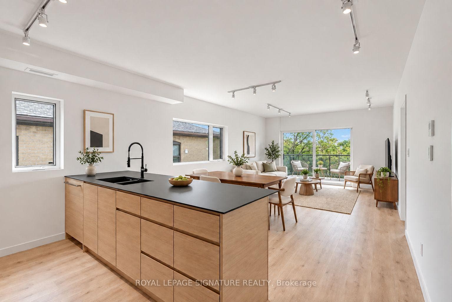 1254 Davenport Road 4, Toronto, ON M6H 2G9
