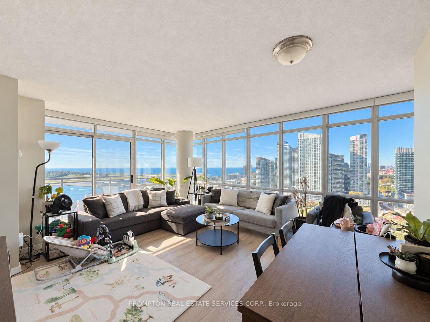 15 Fort York Boulevard 2812, Toronto, ON M5V 3Y4