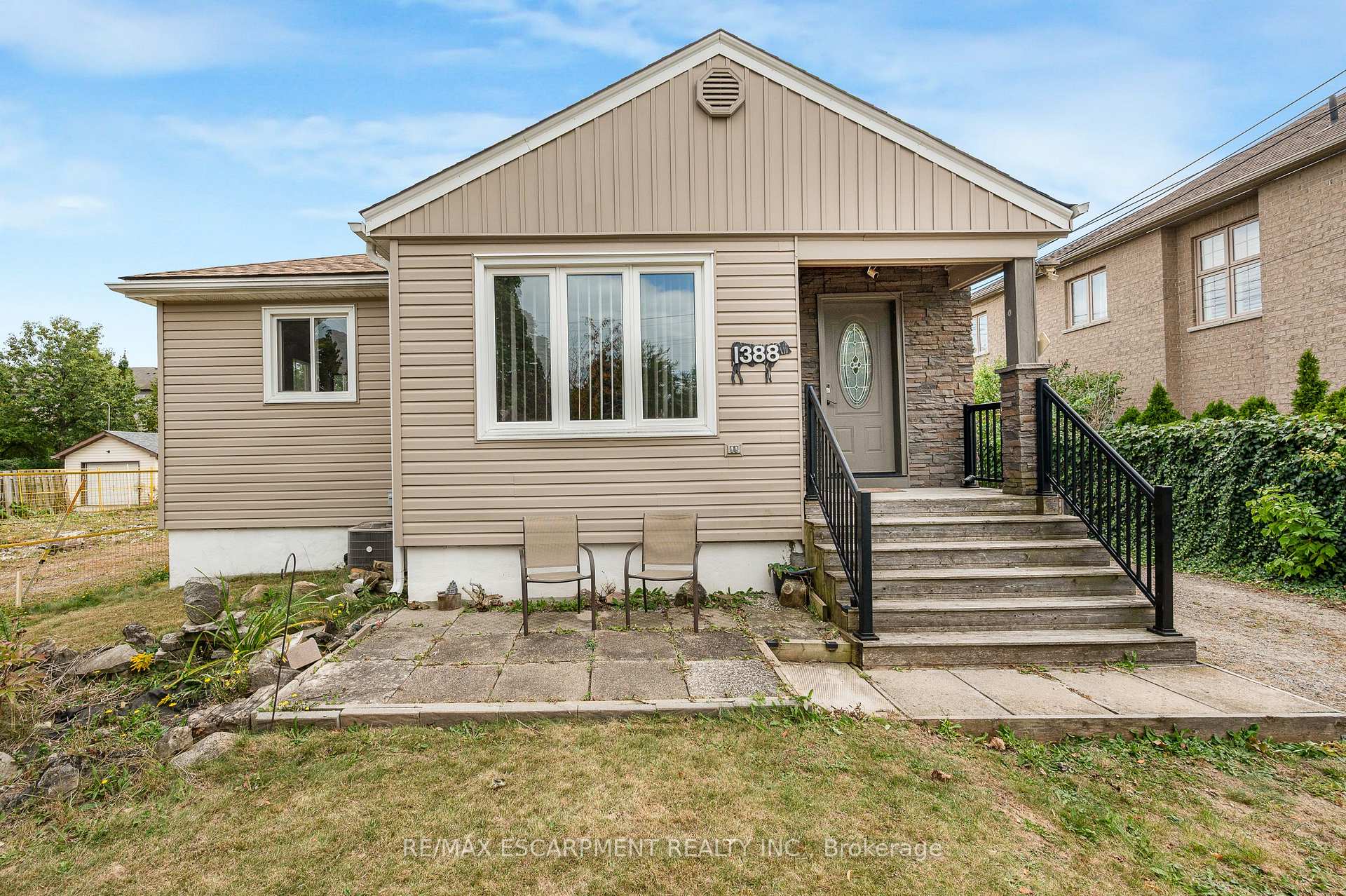 1388/1390 Leighland Road, Burlington, ON L7R 3S8