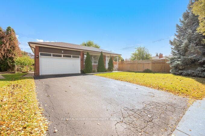 3 Indianola Drive, Toronto, ON M9C 3P1