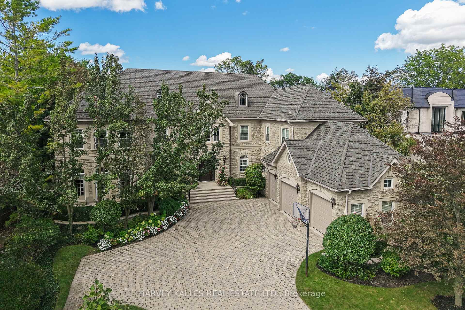 43 Thornbank Road, Vaughan, ON L4J 2A1