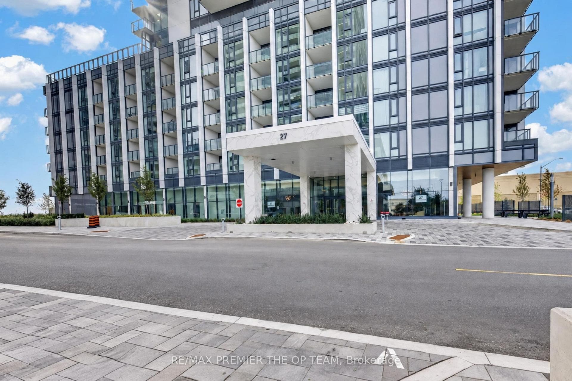 27 Korda Gate 1804, Vaughan, ON L4K 0P6