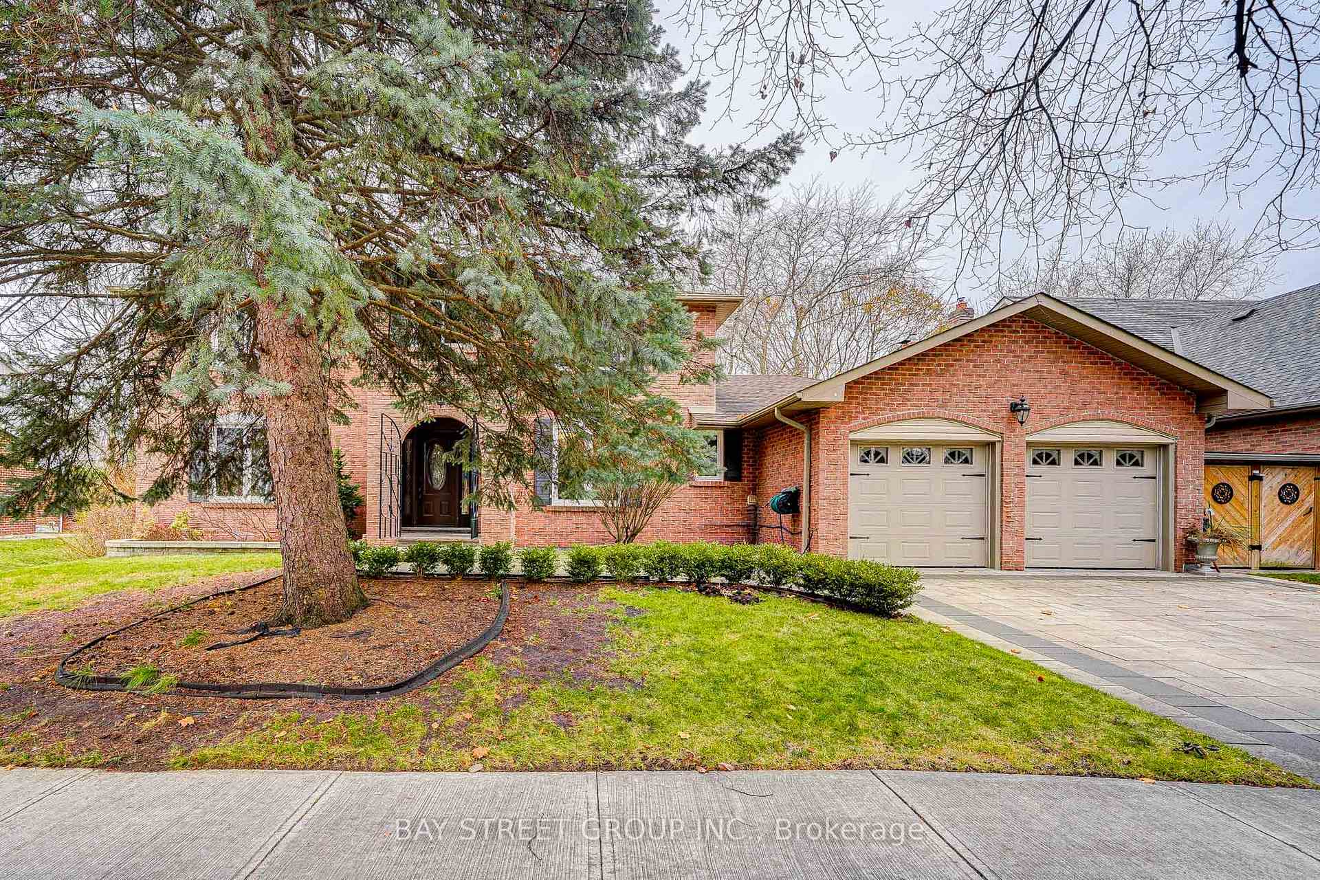 220 Arichat Road, Oakville, ON L6J 6A7