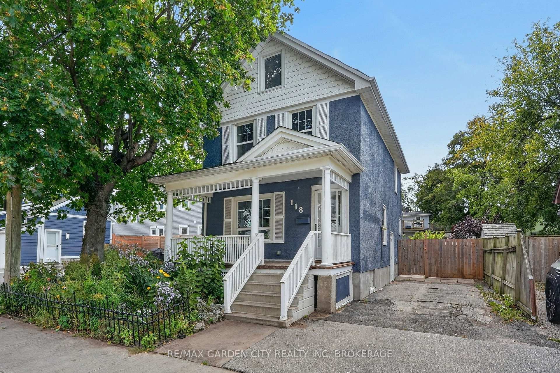 118 Lowell Avenue, St. Catharines, ON L2R 2E2