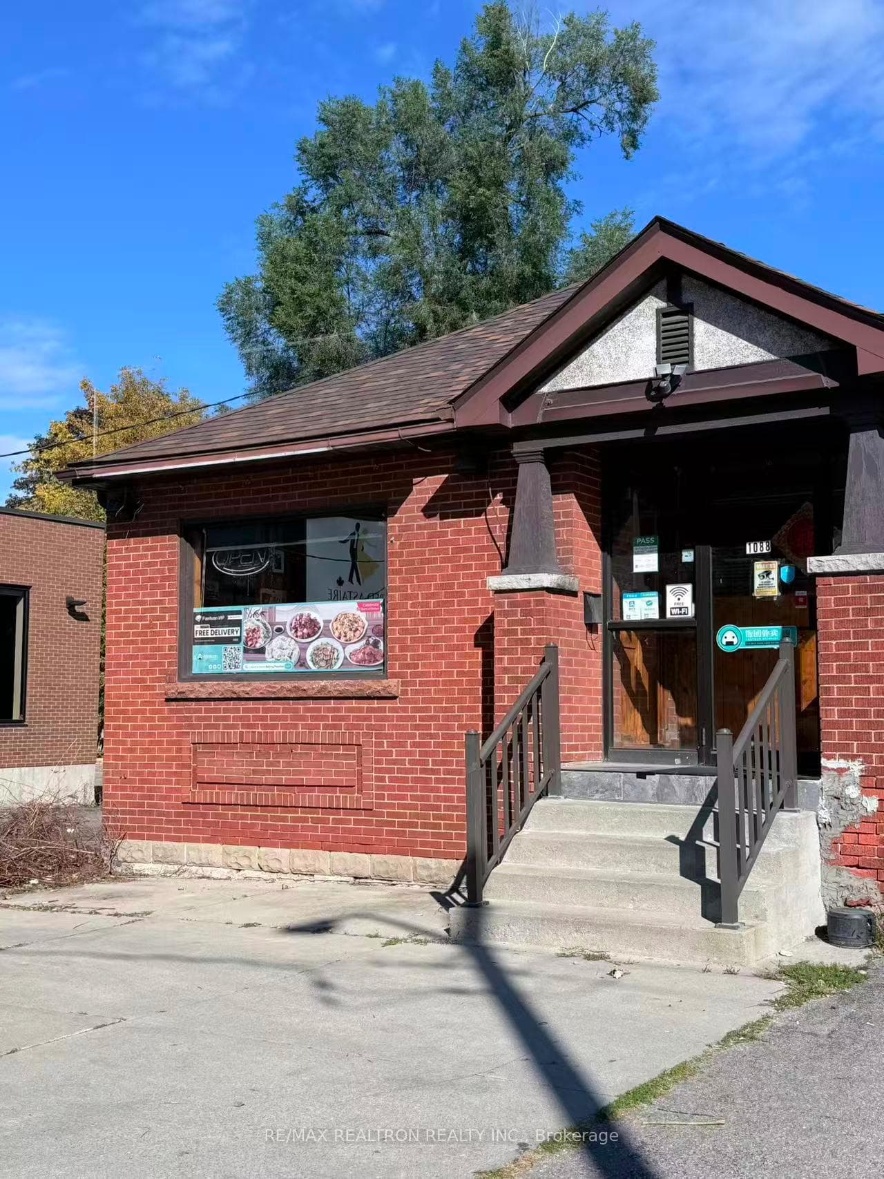 1088 Main Street W, Hamilton, ON L8S 1B3