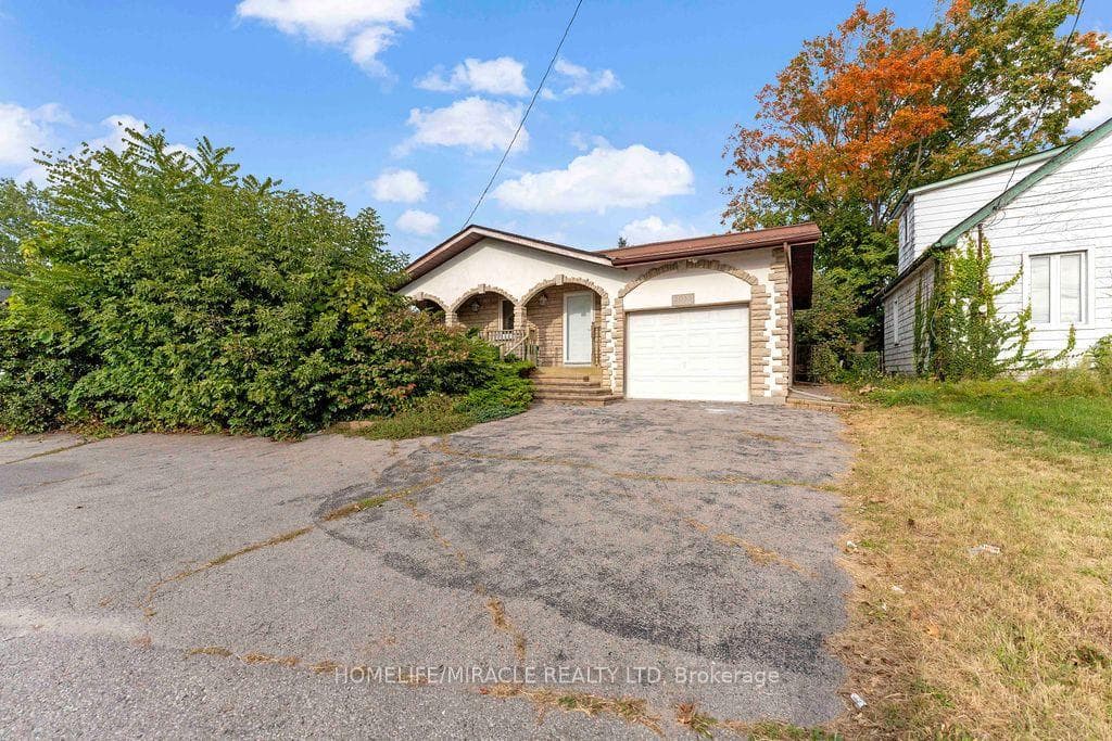 2033 Simcoe Street N, Oshawa, ON L1H 7K4