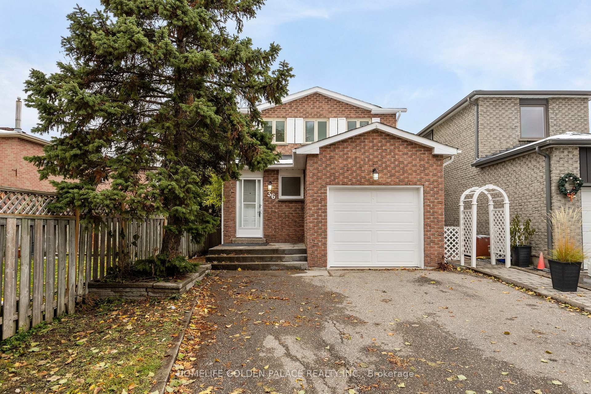 36 Moonlight Lane, Richmond Hill, ON L4C 8K4
