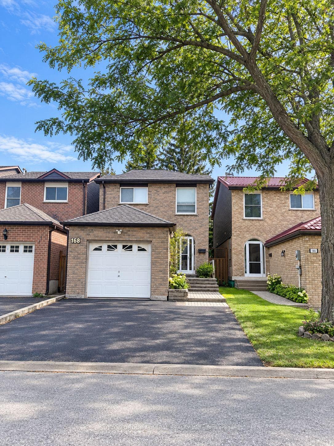 168 Mabley Crescent, Vaughan, ON L4J 2Z8