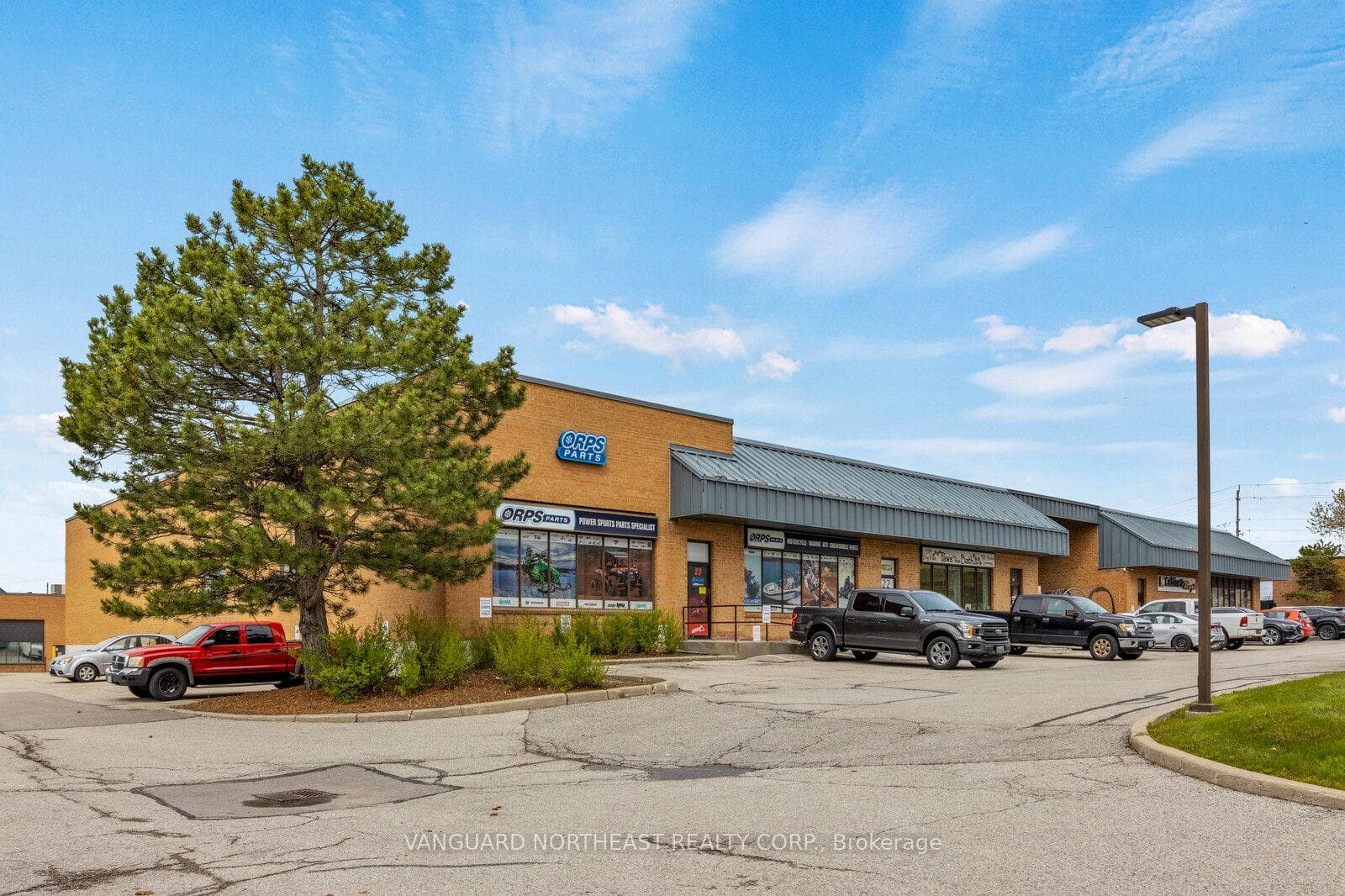 1100 Gorham Street 22, Newmarket, ON L3Y 8Y8