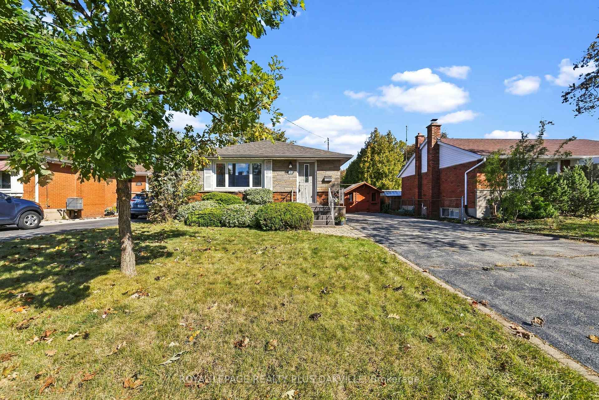 19 Endfield Avenue, Hamilton, ON L8T 2L3