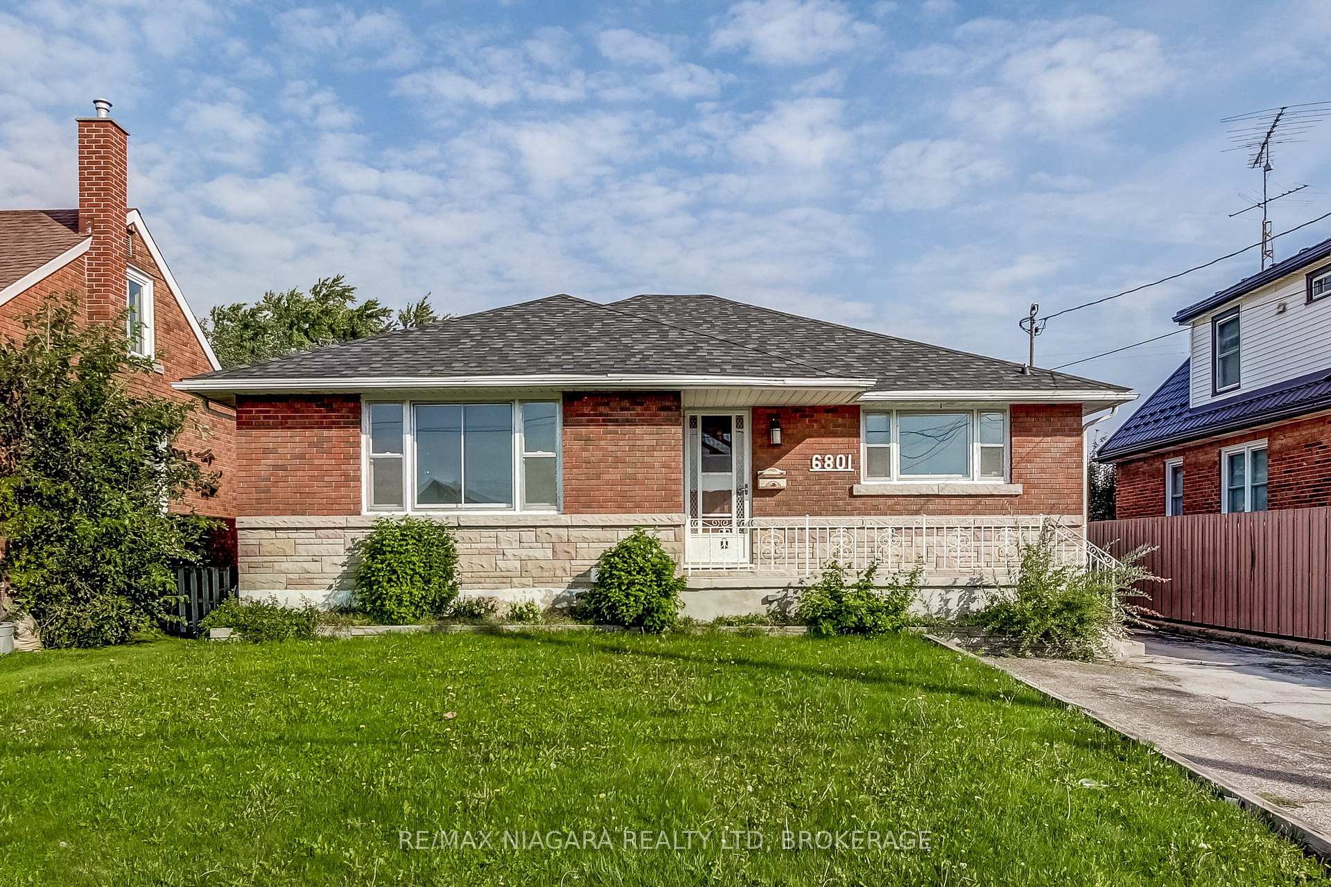 6801 Dunn Street Main Level, Niagara Falls, ON L2G 2R3
